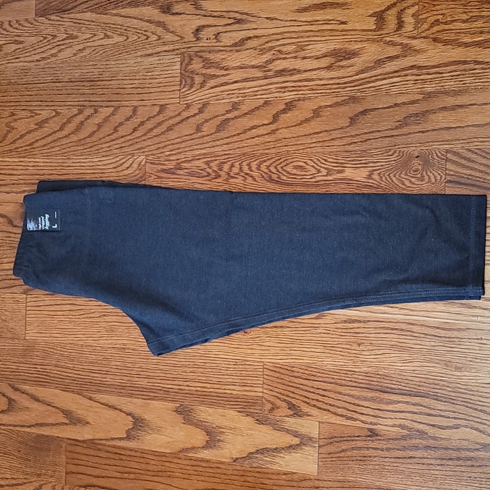 Grey cropped leggings